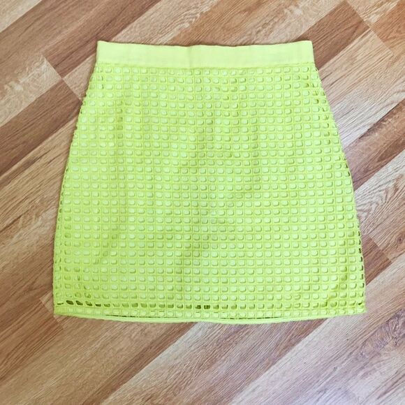 LOFT Neon Yellow Green Eyelet Mini Skirt Short Mesh Square Cutout Size 4 Petite - Picture 1 of 11